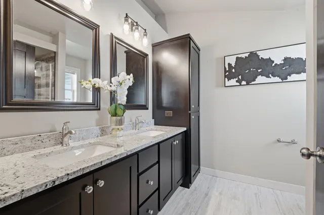 $599,900 | 5701 North Acadia Drive, Appleton, WI 54913