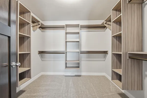 $599,900 | 5701 North Acadia Drive, Appleton, WI 54913