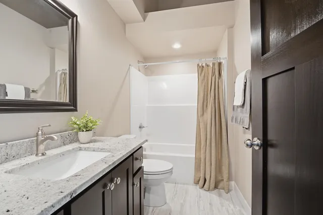 $599,900 | 5701 North Acadia Drive, Appleton, WI 54913