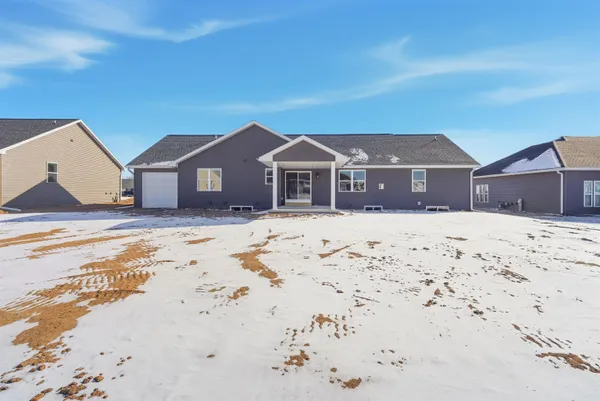 $599,900 | 5701 North Acadia Drive, Appleton, WI 54913