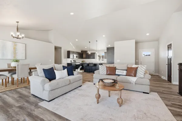 $599,900 | 5701 North Acadia Drive, Appleton, WI 54913