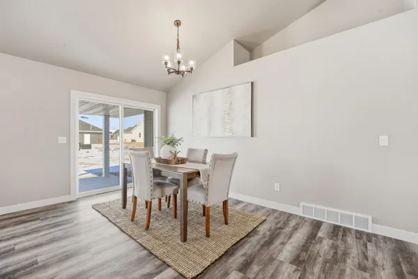 $599,900 | 5701 North Acadia Drive, Appleton, WI 54913