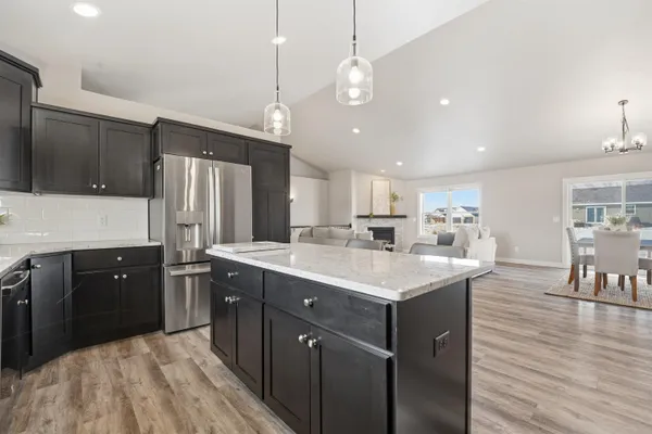 $599,900 | 5701 North Acadia Drive, Appleton, WI 54913