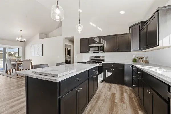 $599,900 | 5701 North Acadia Drive, Appleton, WI 54913