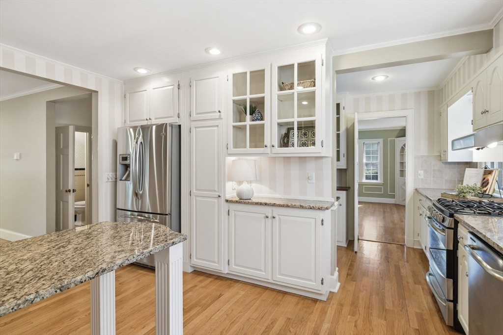 38 Oxford Road Longmeadow, MA 01106 - Photo 15 of 42