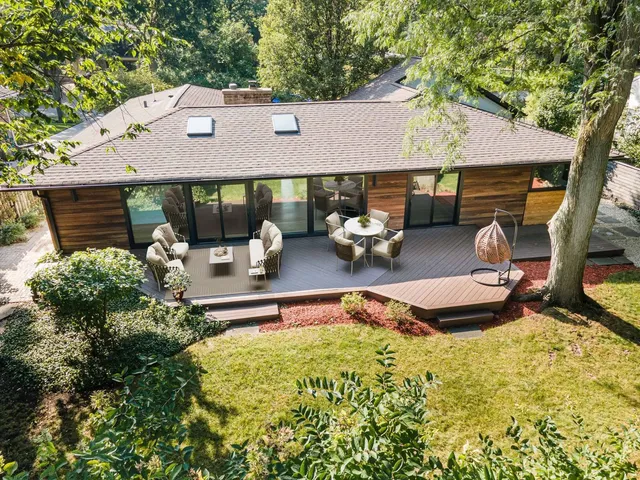 $1,100,000 | 623 Echo Lane, Glenview, IL 60025