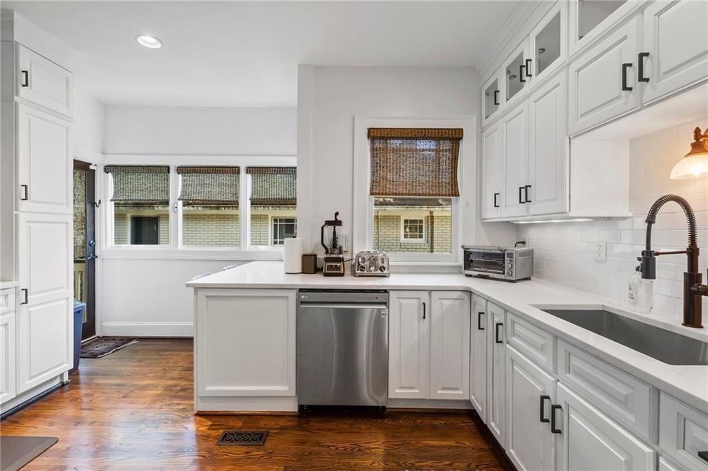 663 Yorkshire Road Northeast Atlanta, GA 30306 - Photo 24 of 85