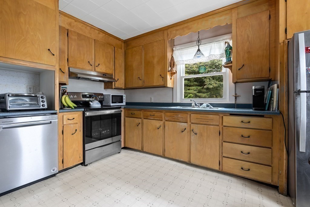 4 Canobieola Road Methuen, MA 01844 - Photo 6 of 22 Gallery Image 6