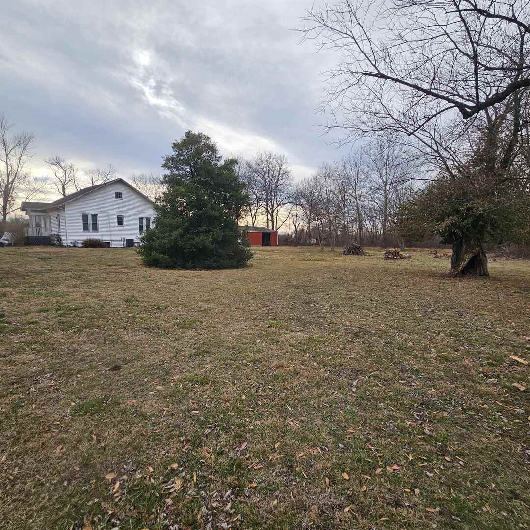 14027 North Link Lane Mount Vernon, IL 62864 - Photo 19 of 28 a view of a field with a white house