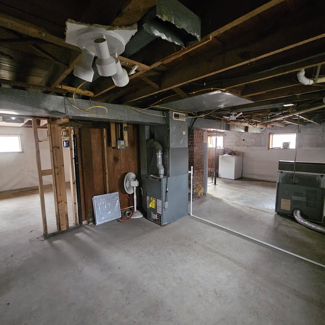 14027 North Link Lane Mount Vernon, IL 62864 - Photo 26 of 28 a view of a room with gym equipment