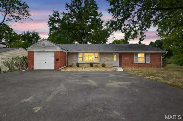 $299,900 | 11922 Big Bend Road, Kirkwood, MO 63122