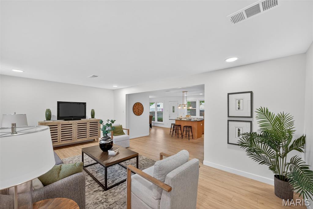 11922 Big Bend Road Kirkwood, MO 63122 - Photo 2 of 38