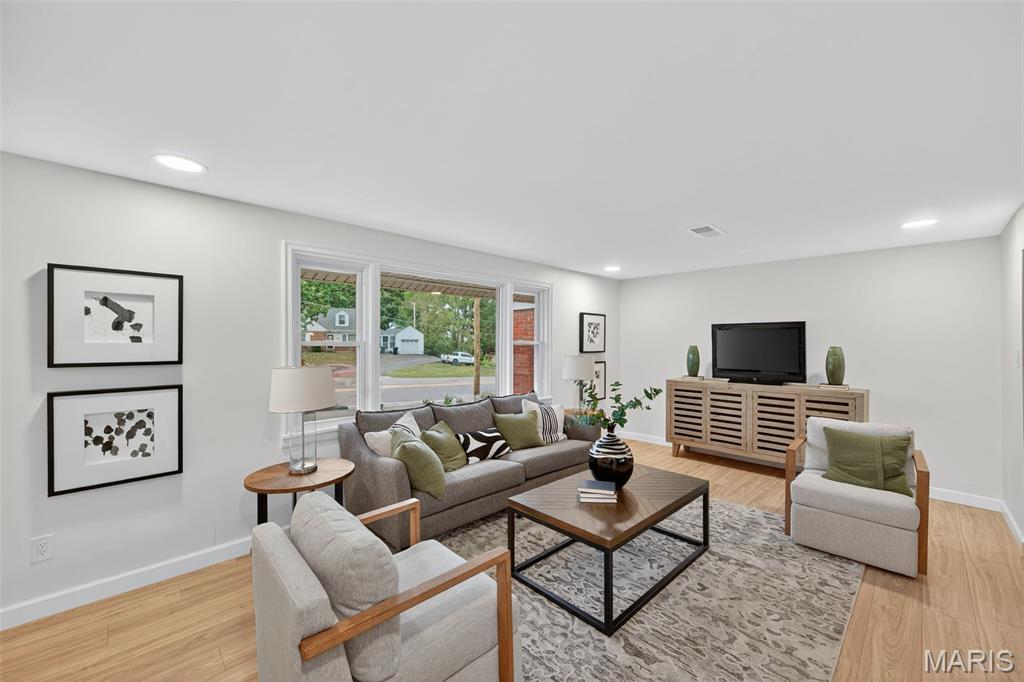 11922 Big Bend Road Kirkwood, MO 63122 - Photo 3 of 38