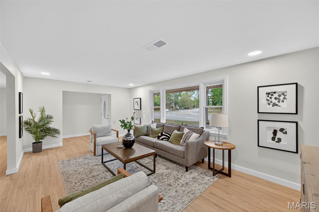 11922 Big Bend Road Kirkwood, MO 63122 - Photo 4 of 38