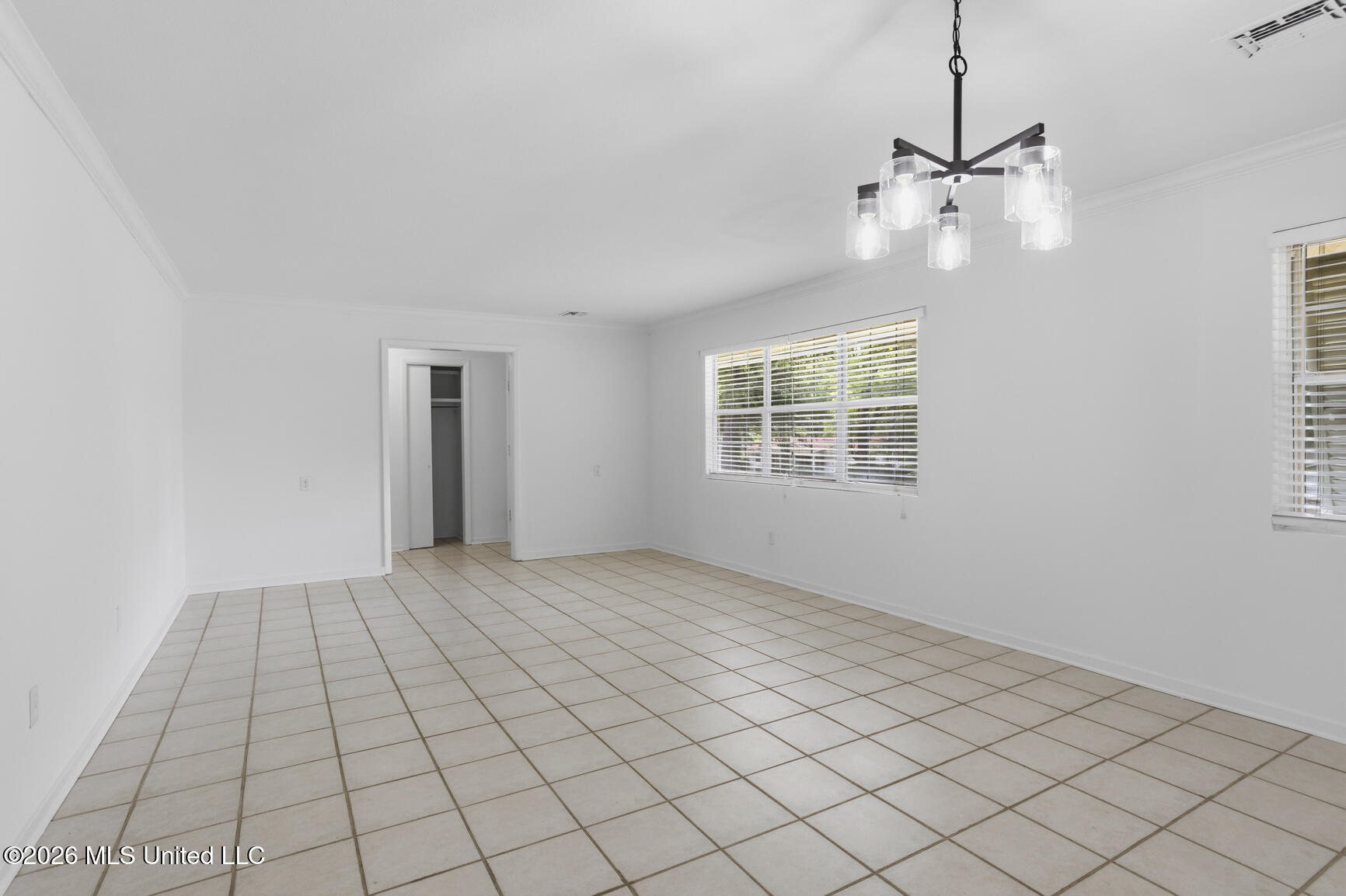 1735 Wilhurst Street Jackson, MS 39211 - Photo 4 of 28 1735 Wilhurst_jhookphotos-5
