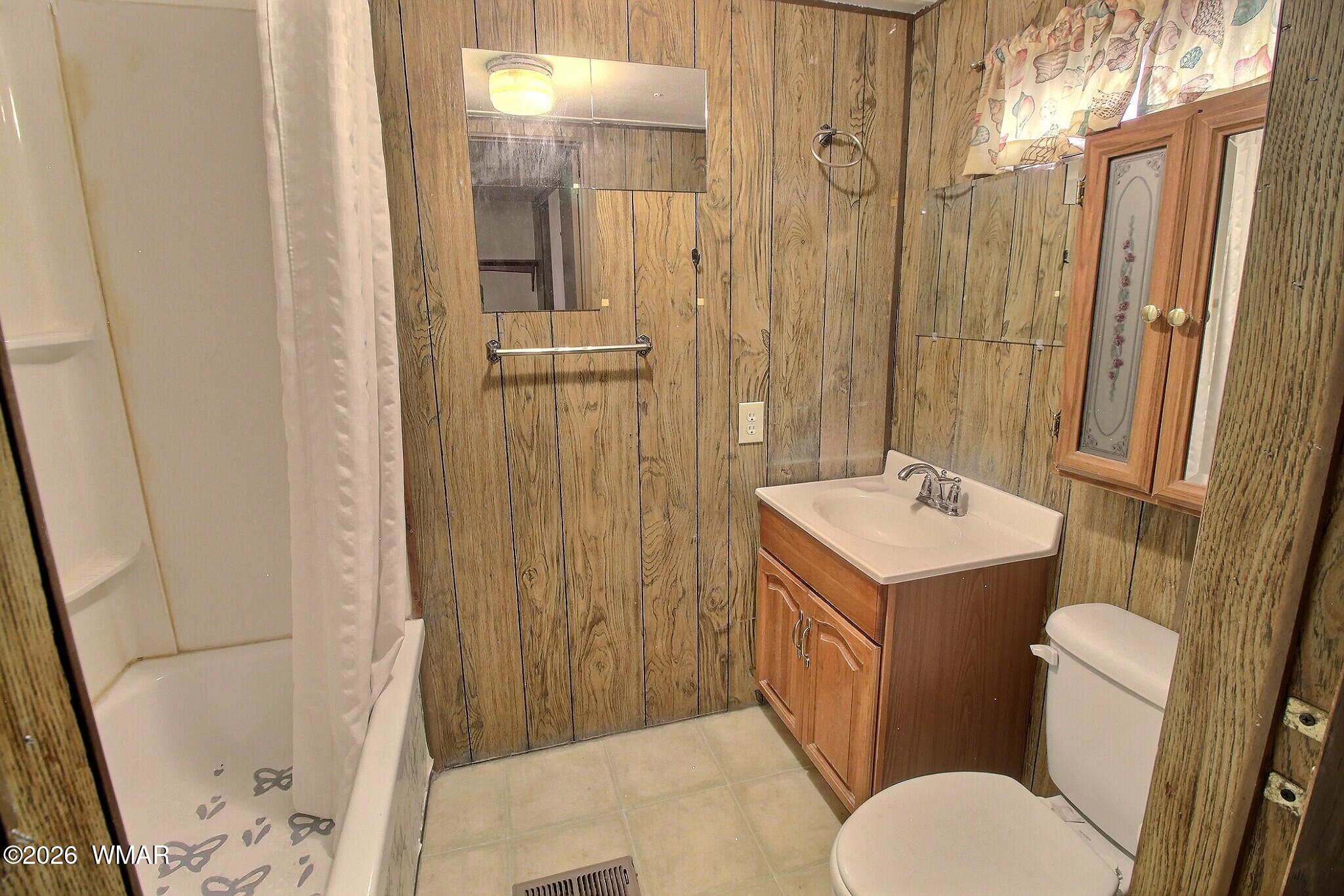 1254 Lone Pine Dam Road Show Low, AZ 85901 - Photo 10 of 21 Bathroom Primary