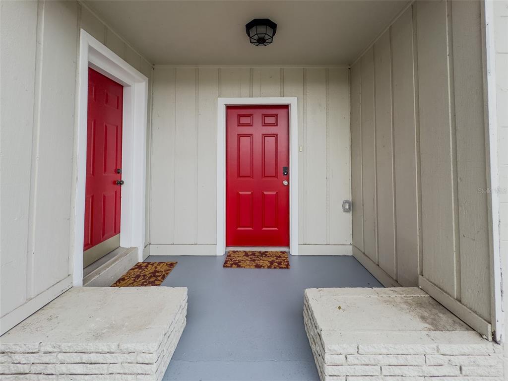 1047 Clay Boulevard Eustis, FL 32726 - Photo 4 of 33 a living room with furniture