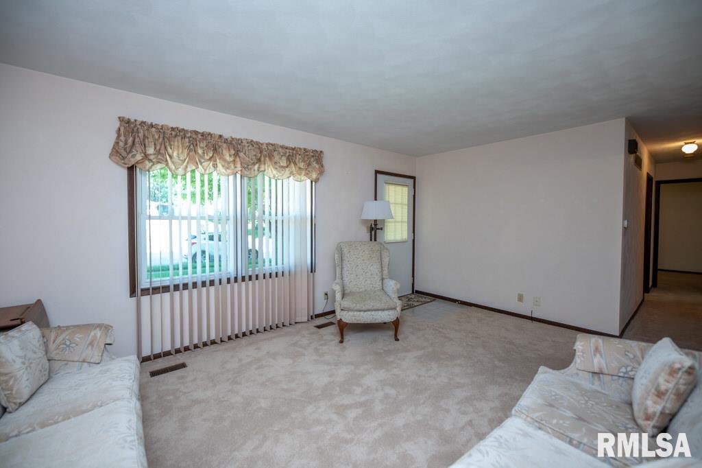 306 Sangamon Road Marquette Heights, IL 61554 - Photo 12 of 36