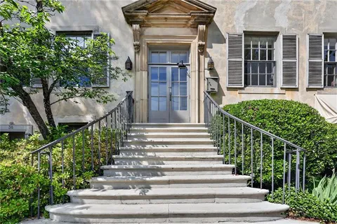 $729,000 | 200 Montgomery Ferry Drive Northeast, Unit 19, Atlanta, GA 30309
