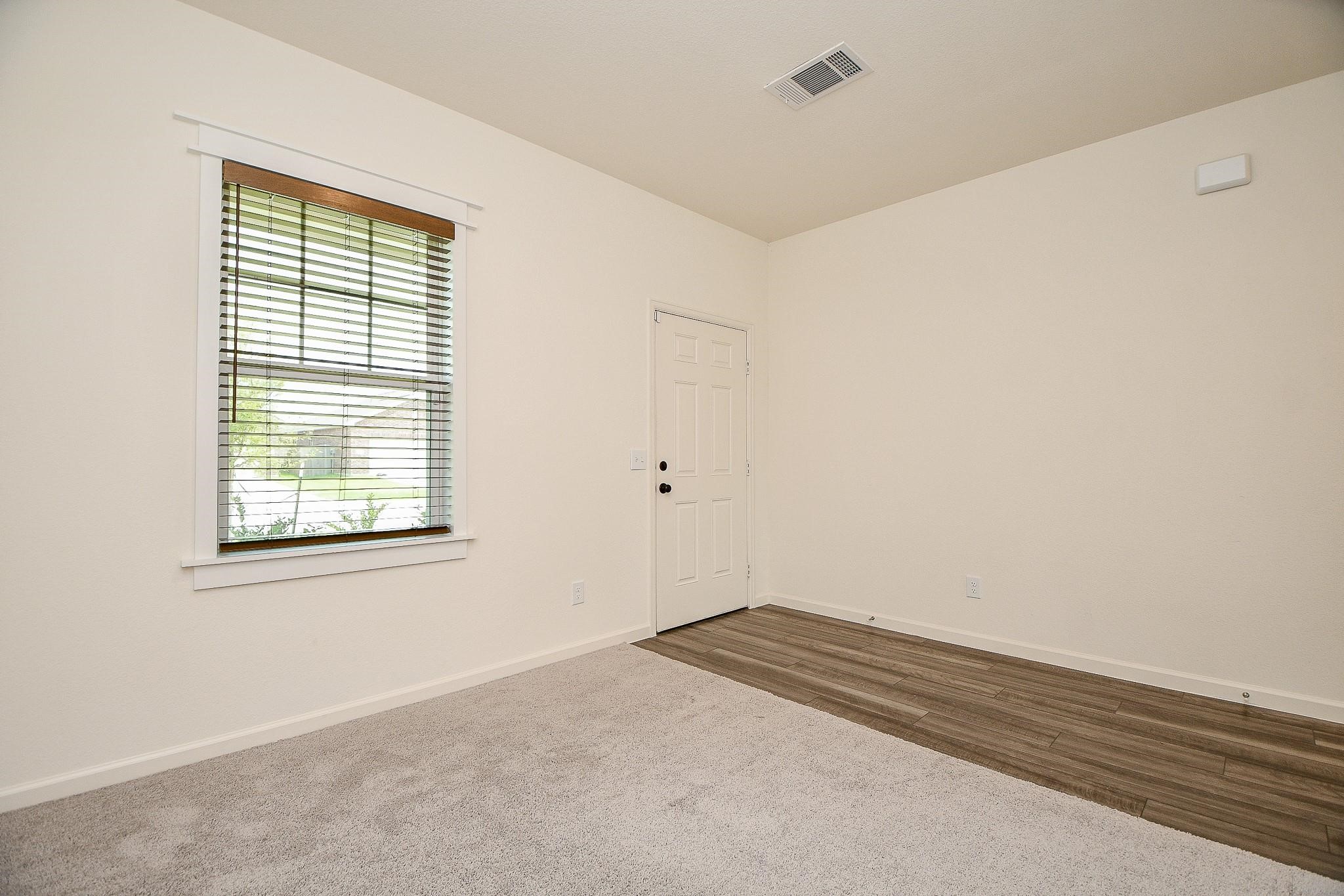 13526 Kinsman Road Houston, TX 77049 - Photo 2 of 31 Gallery Image 2