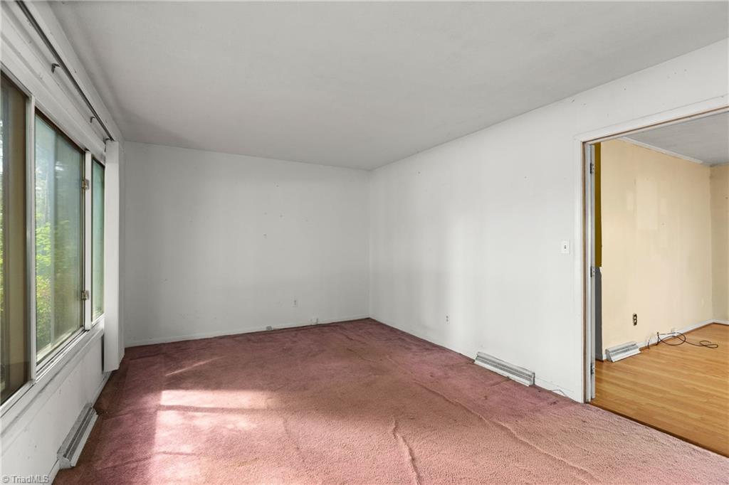 200 Maynard Drive Trinity, NC 27370 - Photo 5 of 33 Living room