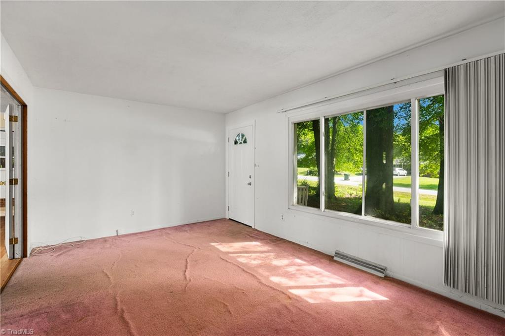200 Maynard Drive Trinity, NC 27370 - Photo 7 of 33 Living room