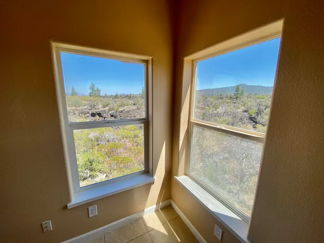 $342,000 | 40443 Volcano Lane, Hat Creek, CA 96040