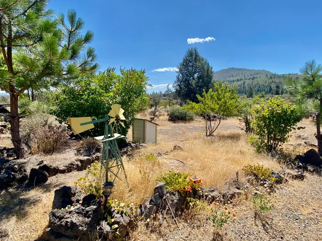 $342,000 | 40443 Volcano Lane, Hat Creek, CA 96040