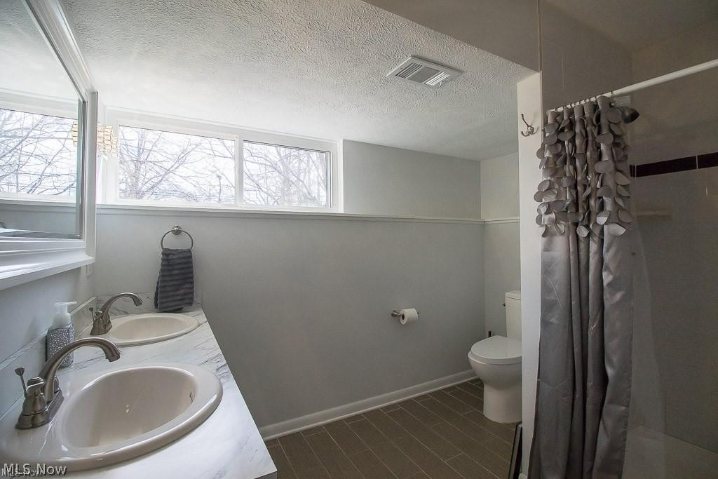 719 Edgewood Road Cleveland, OH 44143 - Photo 14 of 29 Gallery Image 14