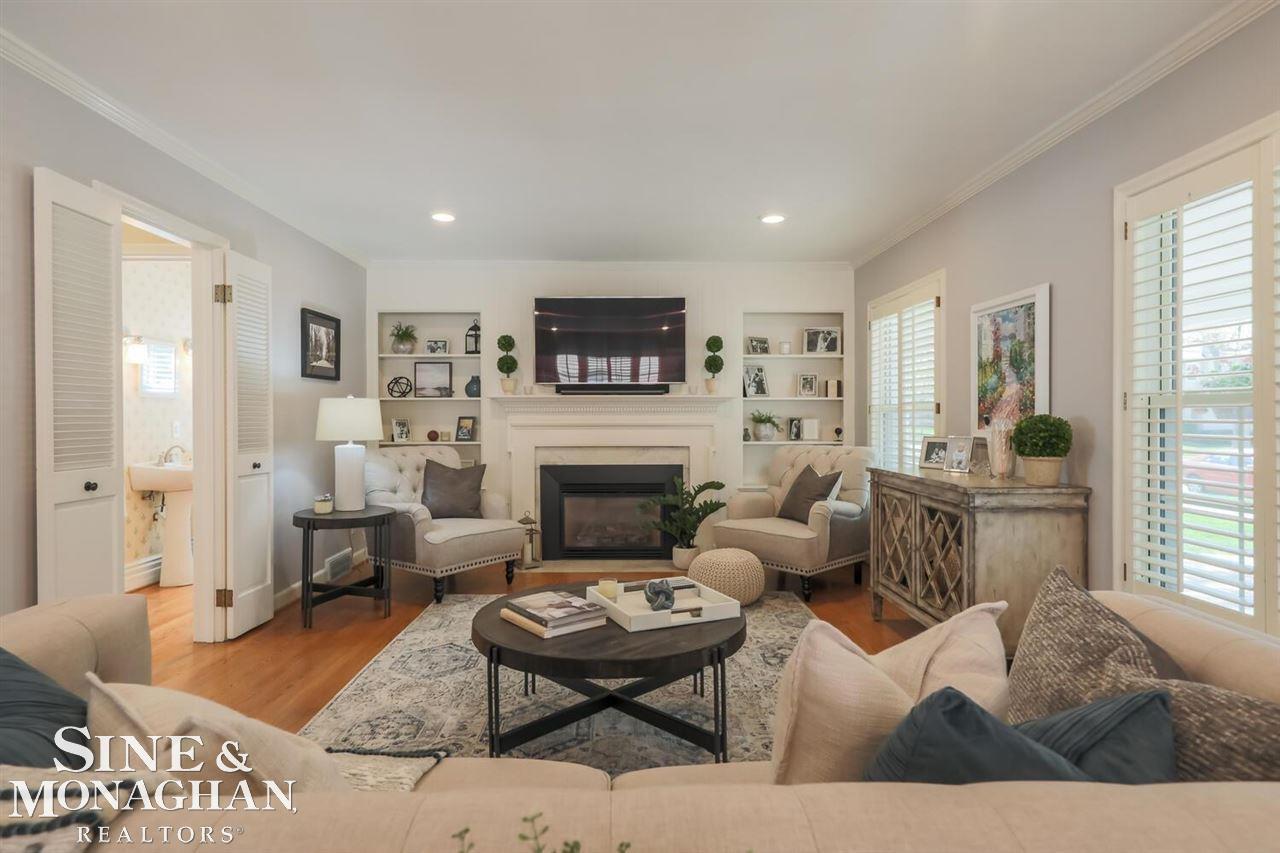 304 Merriweather Road Grosse Pointe, MI 48236 - Photo 6 of 40 50076428-5.JPG