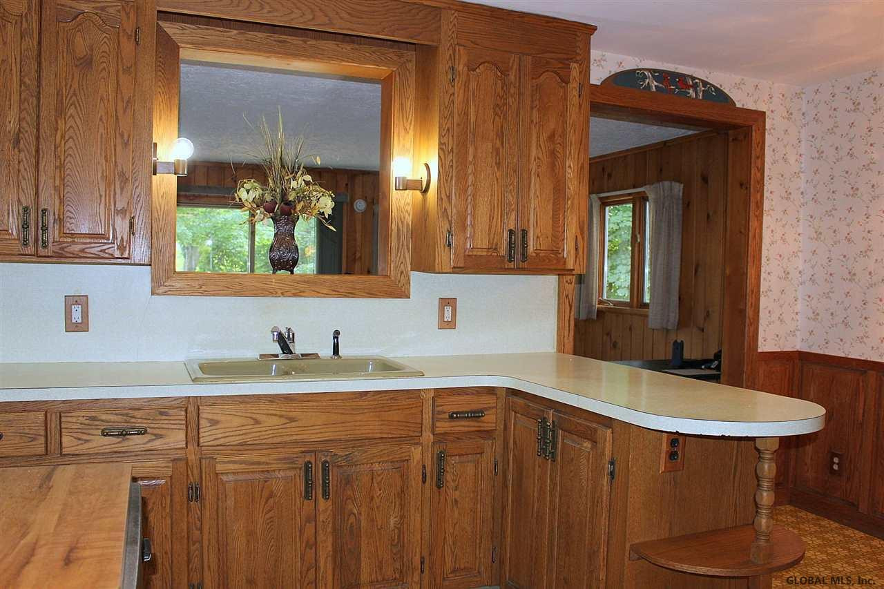304 Sullivan Road Schenectady, NY 12304 - Photo 8 of 31 Photo 8