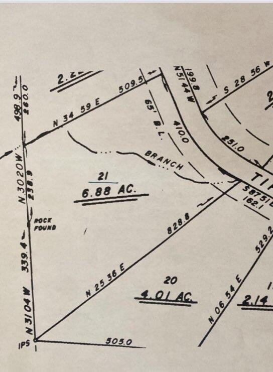 1612 Tipperary Circle Monroe, GA 30656 - Photo 3 of 18 a view of a wall with paintings on the wall