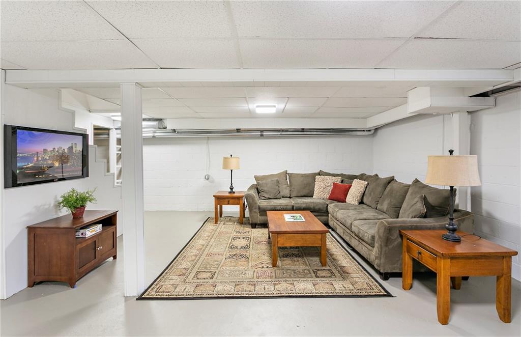 5374 Library Road Bethel Park, PA 15102 - Photo 16 of 24 Gallery Image 16