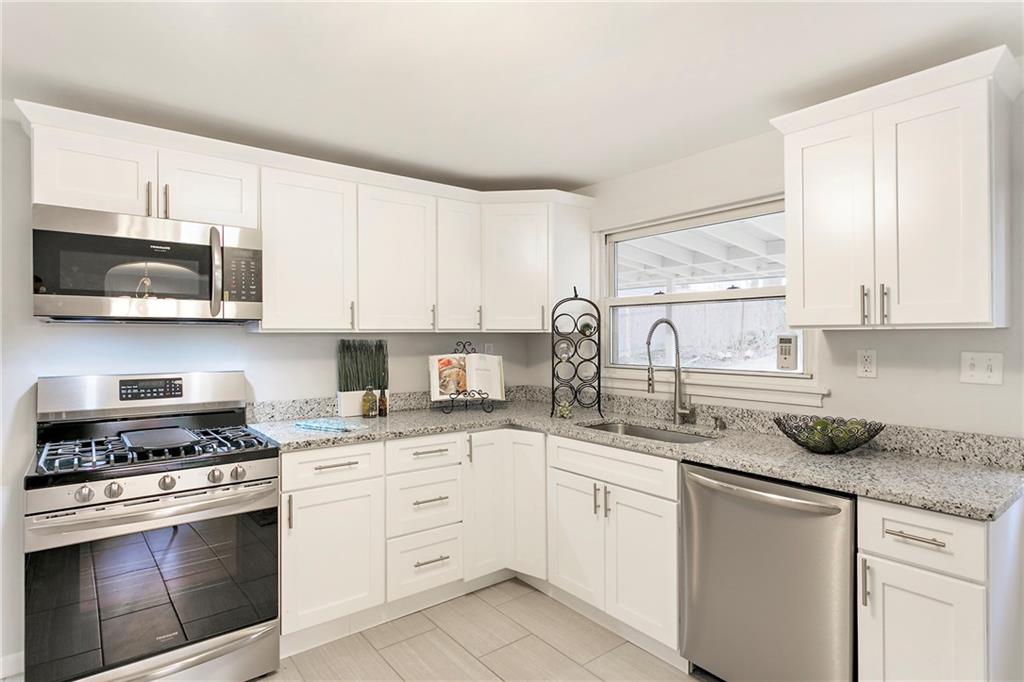 5374 Library Road Bethel Park, PA 15102 - Photo 7 of 24 Gallery Image 7