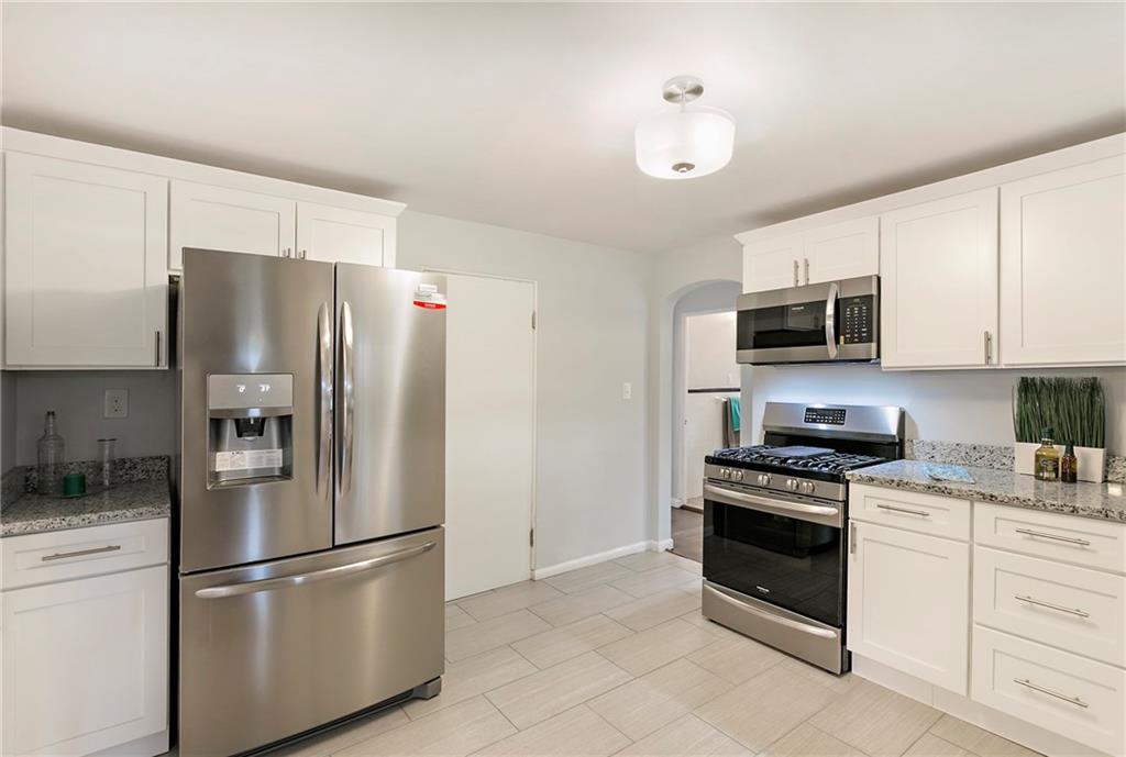 5374 Library Road Bethel Park, PA 15102 - Photo 9 of 24 Gallery Image 9