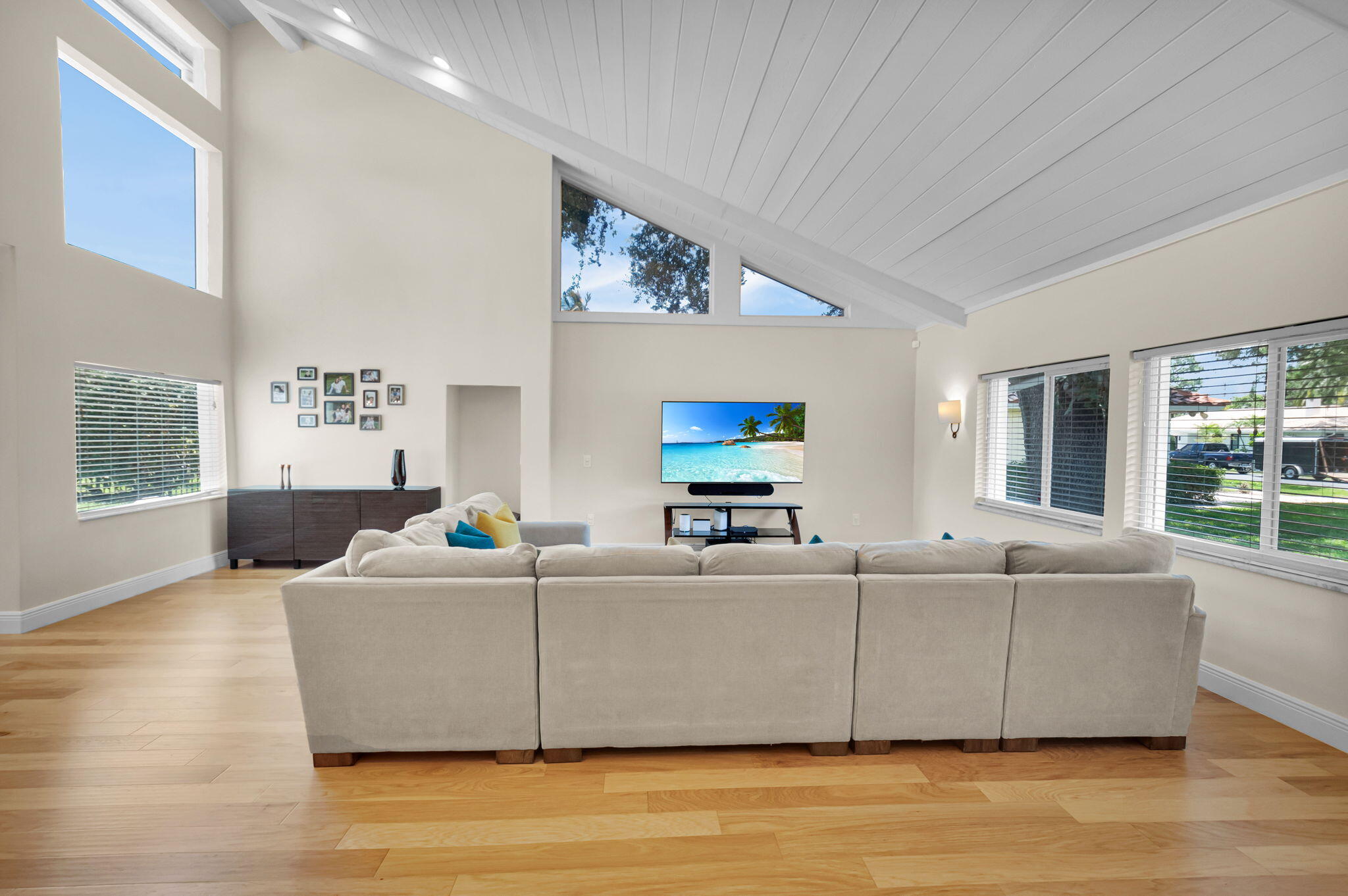 6851 Giralda Circle Boca Raton, FL 33433 - Photo 6 of 45 13-web-or-mls-DSC_2809