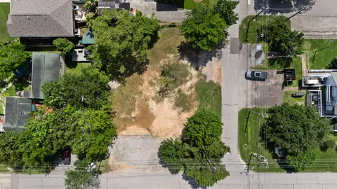 $345,000 | 715 Clear Lake Road, Clear Lake Shores, TX 77565