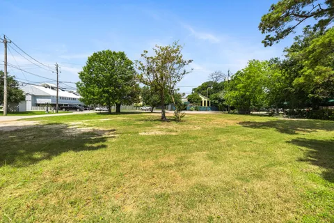 $345,000 | 715 Clear Lake Road, Clear Lake Shores, TX 77565