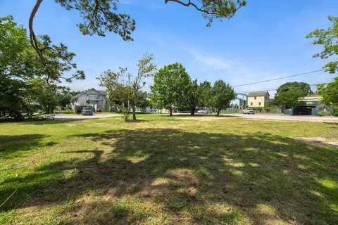 $345,000 | 715 Clear Lake Road, Clear Lake Shores, TX 77565