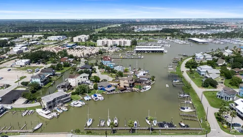 $345,000 | 715 Clear Lake Road, Clear Lake Shores, TX 77565