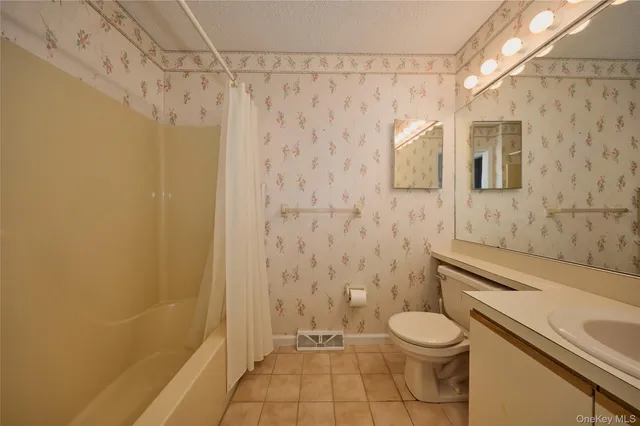 $425,000 | 43 Spruce Ridge Drive, Fishkill, NY 12524