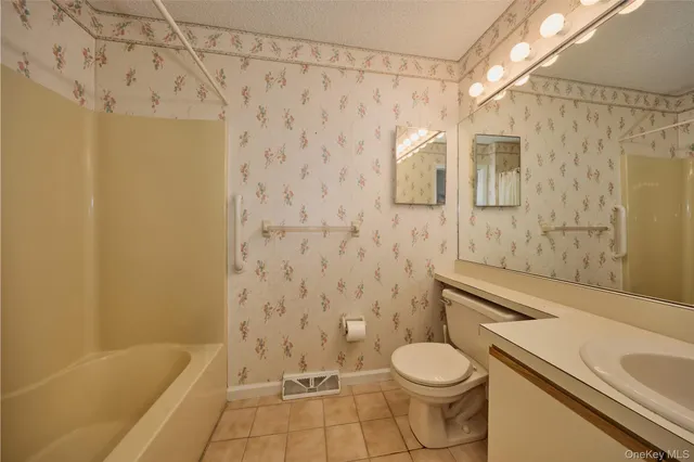 $425,000 | 43 Spruce Ridge Drive, Fishkill, NY 12524