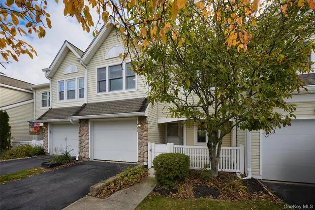 $425,000 | 43 Spruce Ridge Drive, Fishkill, NY 12524