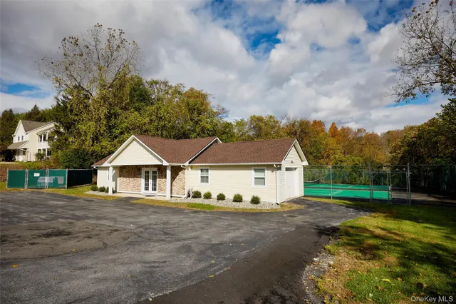 $425,000 | 43 Spruce Ridge Drive, Fishkill, NY 12524