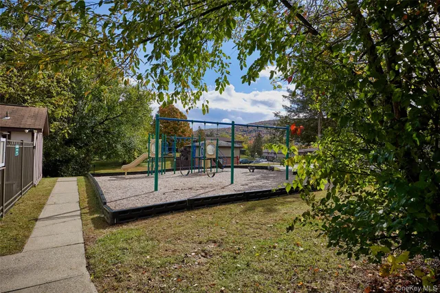 $425,000 | 43 Spruce Ridge Drive, Fishkill, NY 12524