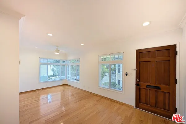 $2,985 | 601 9th Street, Unit A, Santa Monica, CA 90402