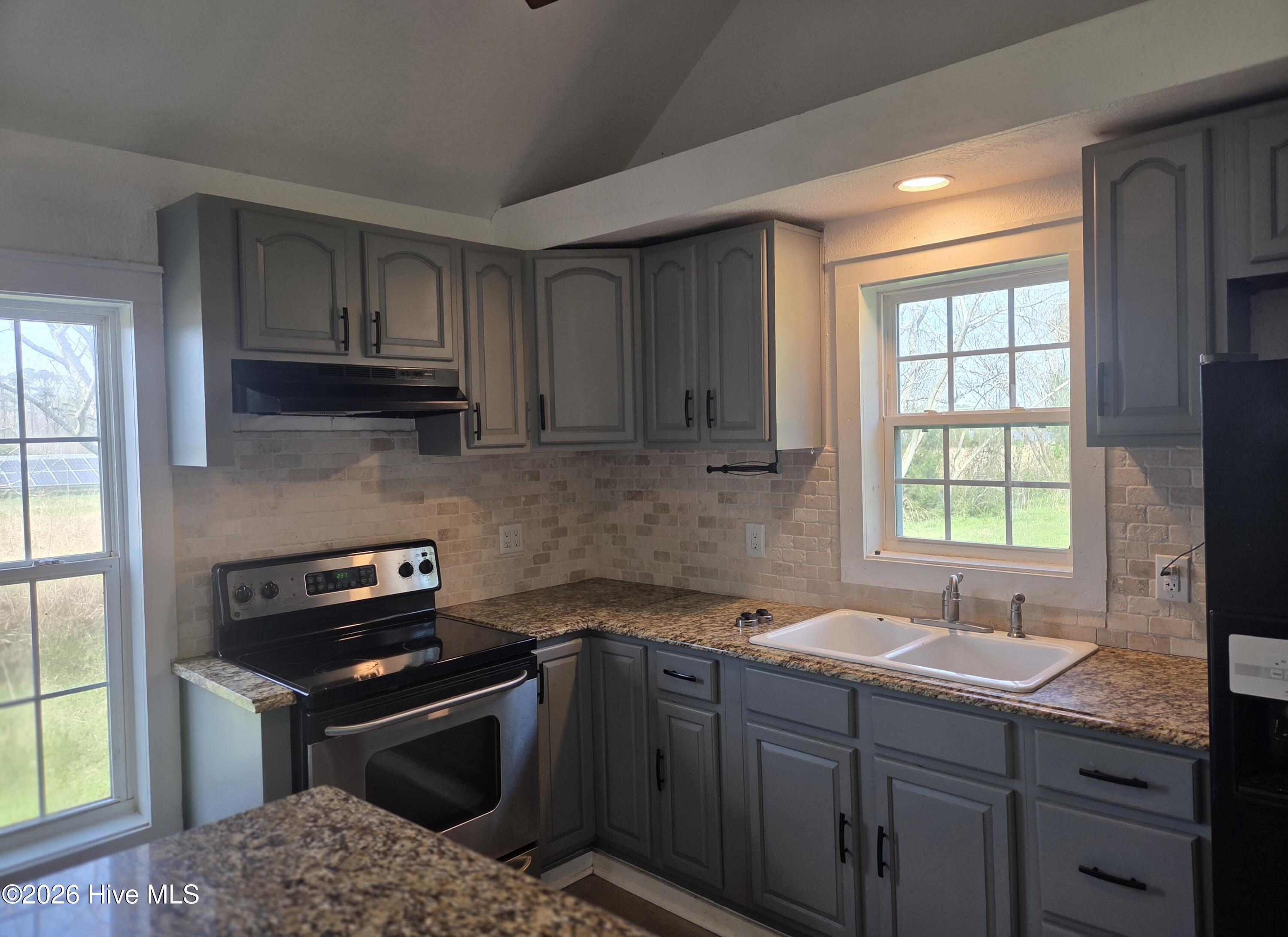 424 Louise Street Winfall, NC 27944 - Photo 4 of 16 26040