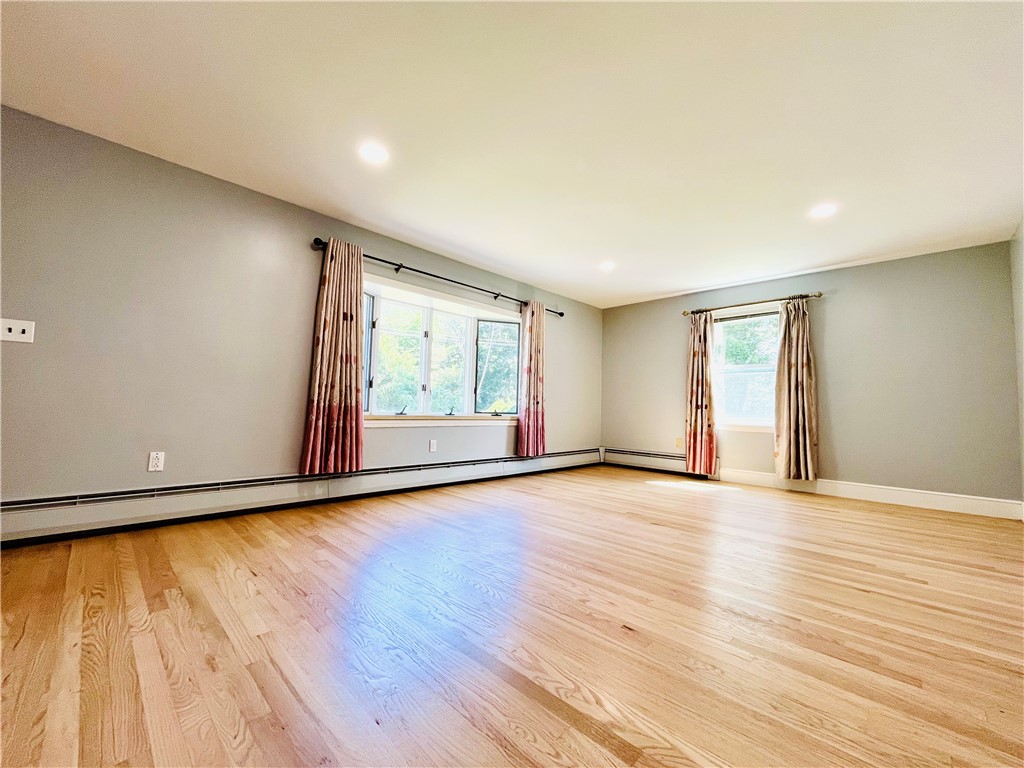 15 Washington Road Barrington, RI 02806 - Photo 13 of 39 Gallery Image 13