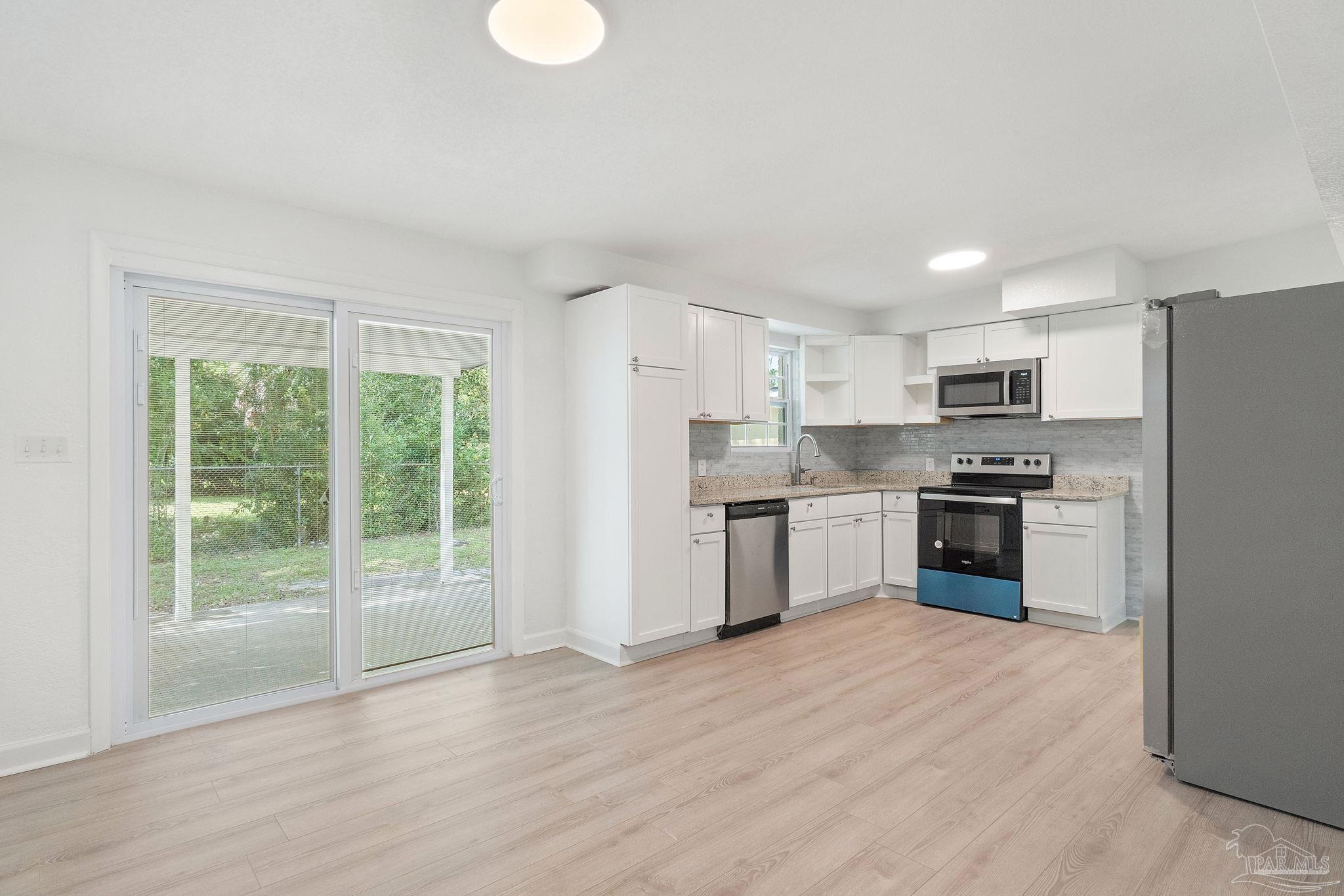 6147 Hilltop Road Pensacola, FL 32504 - Photo 11 of 41