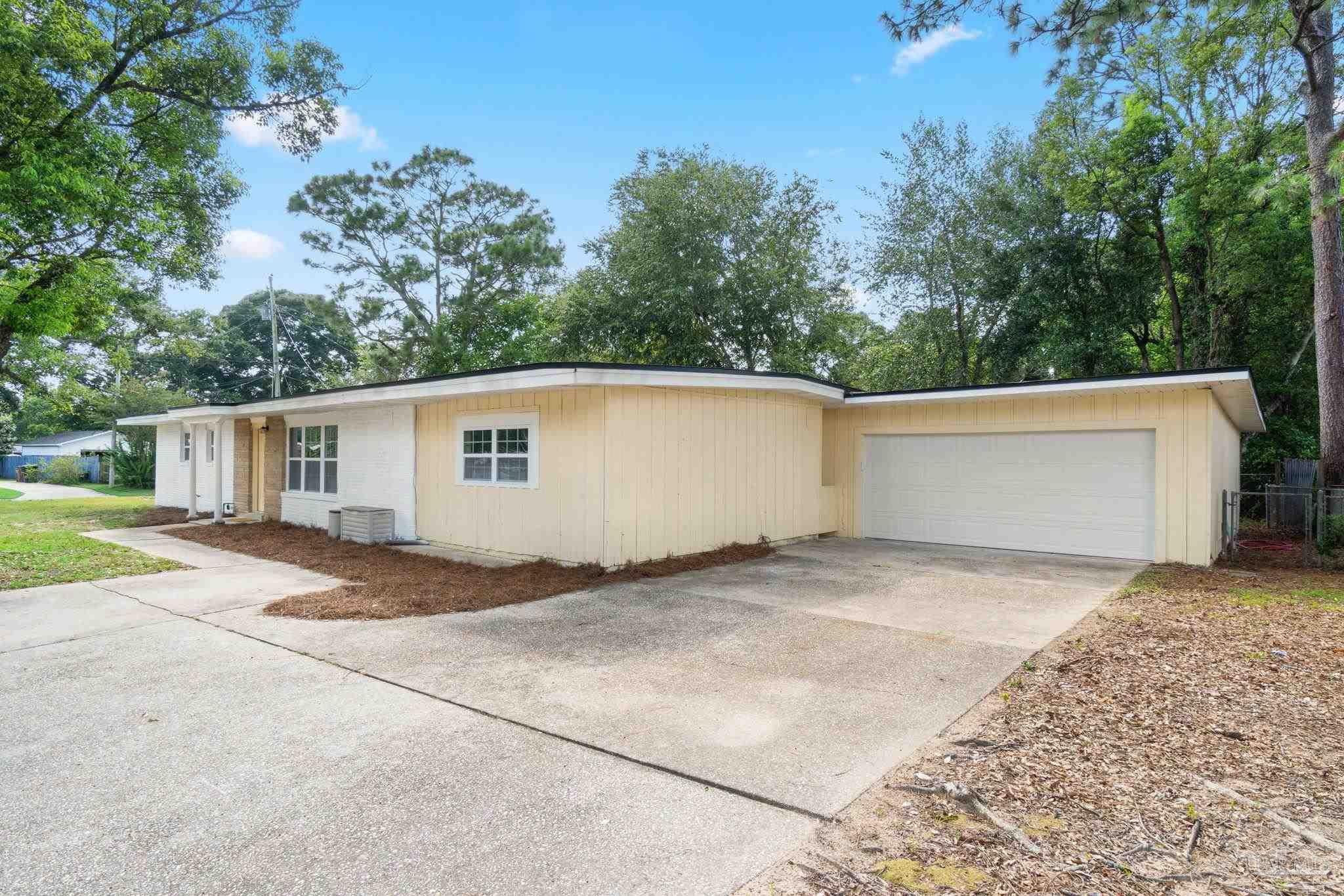 6147 Hilltop Road Pensacola, FL 32504 - Photo 2 of 41